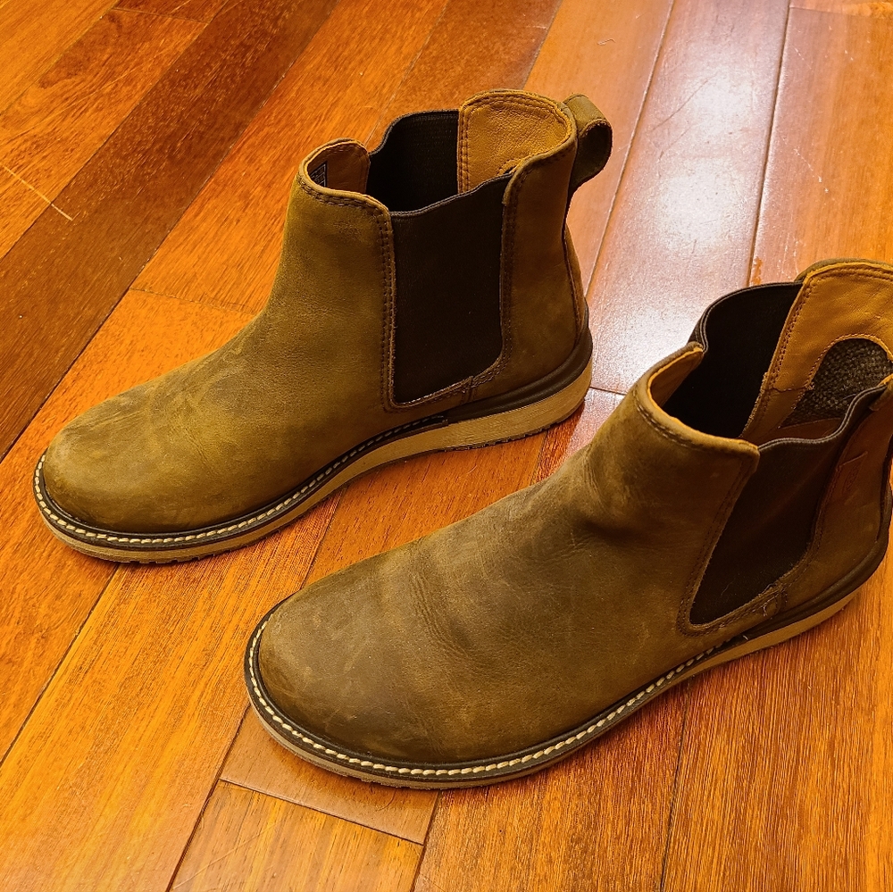 Womens Leather Keen Chelsea Boots size 10 but fits on the smaller side